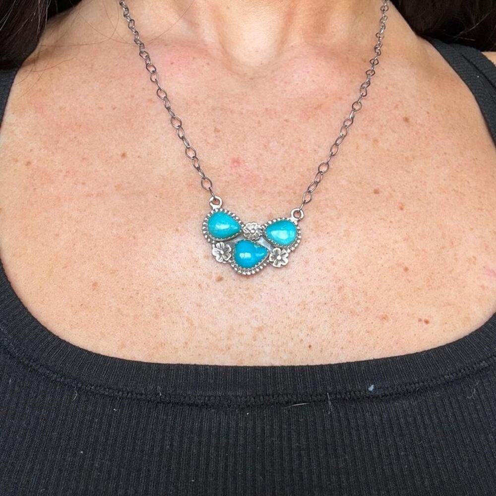 Sterling silver handmade triple kingman turquoise necklace. 16in